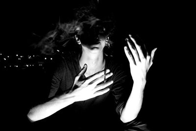 დამტვრეული ქანდაკებები და ფოტოზე გადატანილი ტკივილიანი სახეები Rating